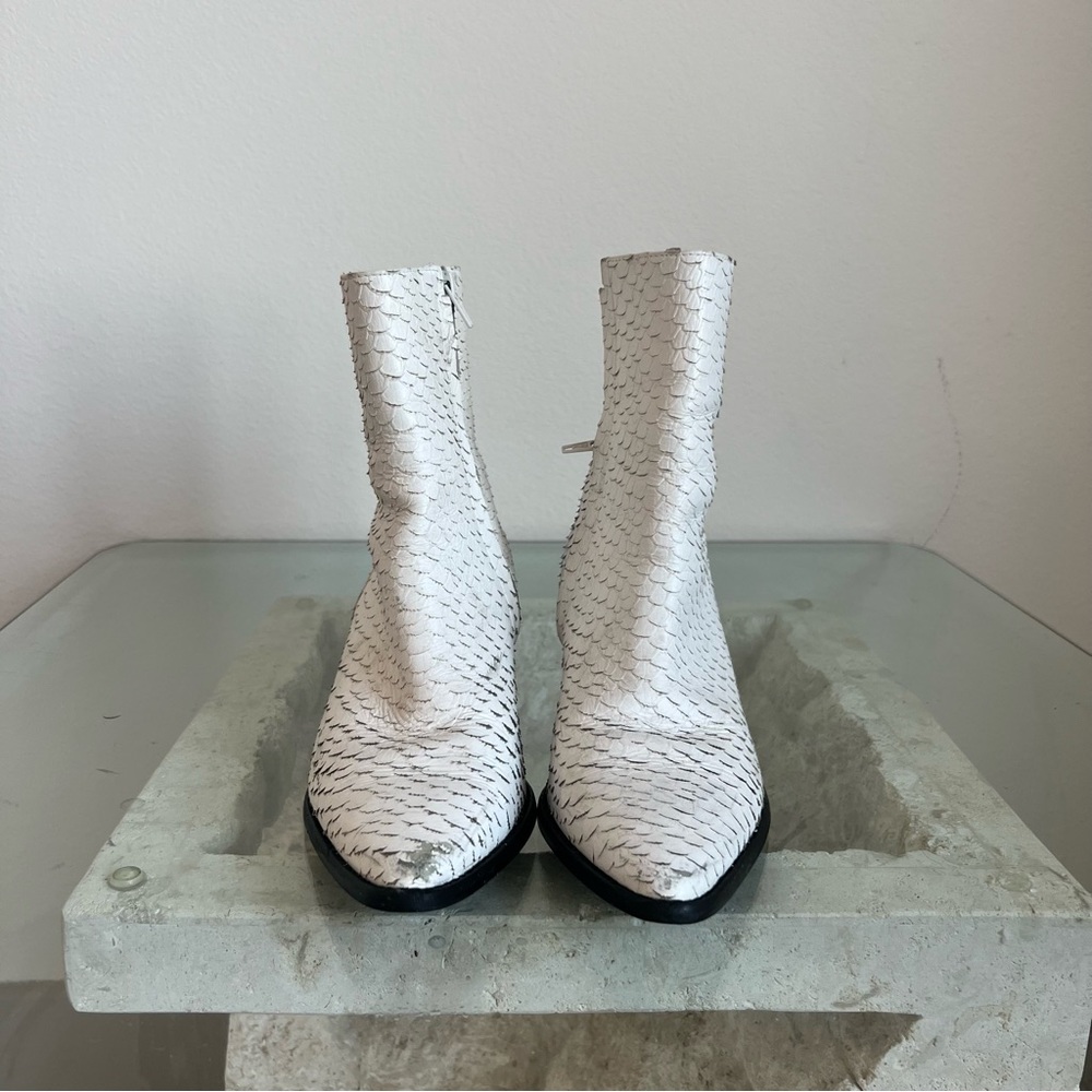 Matisse White Caty bootie - Picture 2 of 3